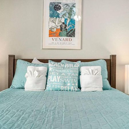 Beachy Bungalow! 2Bd, King Bed Galveston Kültér fotó
