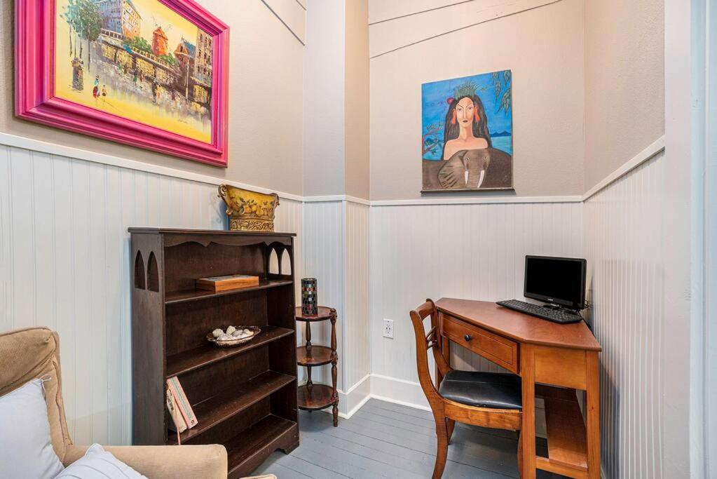 Beachy Bungalow! 2Bd, King Bed Galveston Kültér fotó