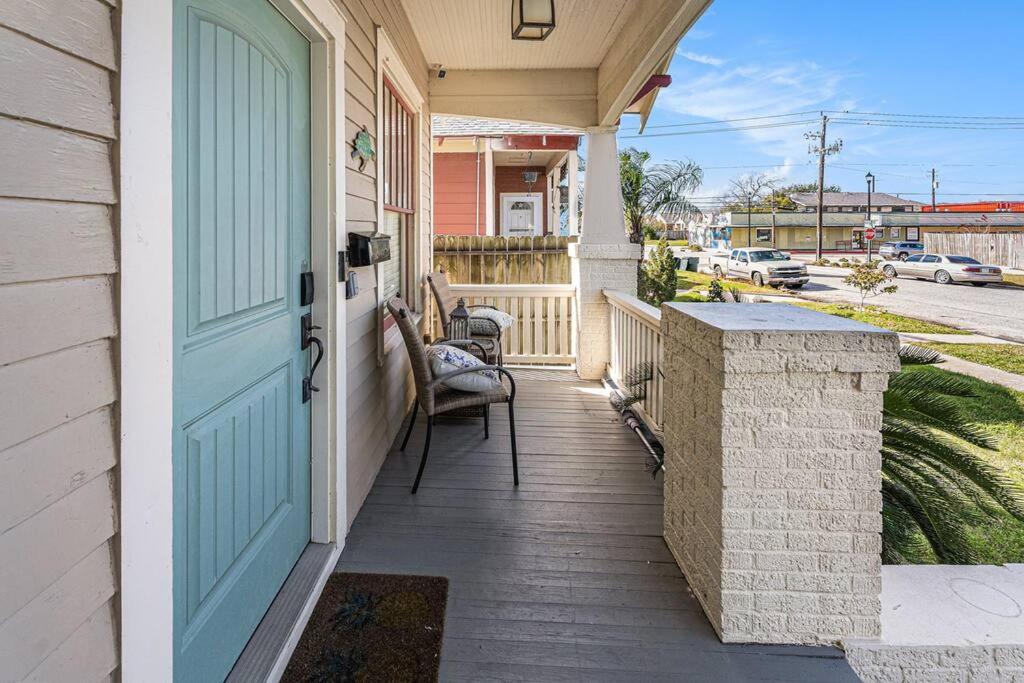 Beachy Bungalow! 2Bd, King Bed Galveston Kültér fotó