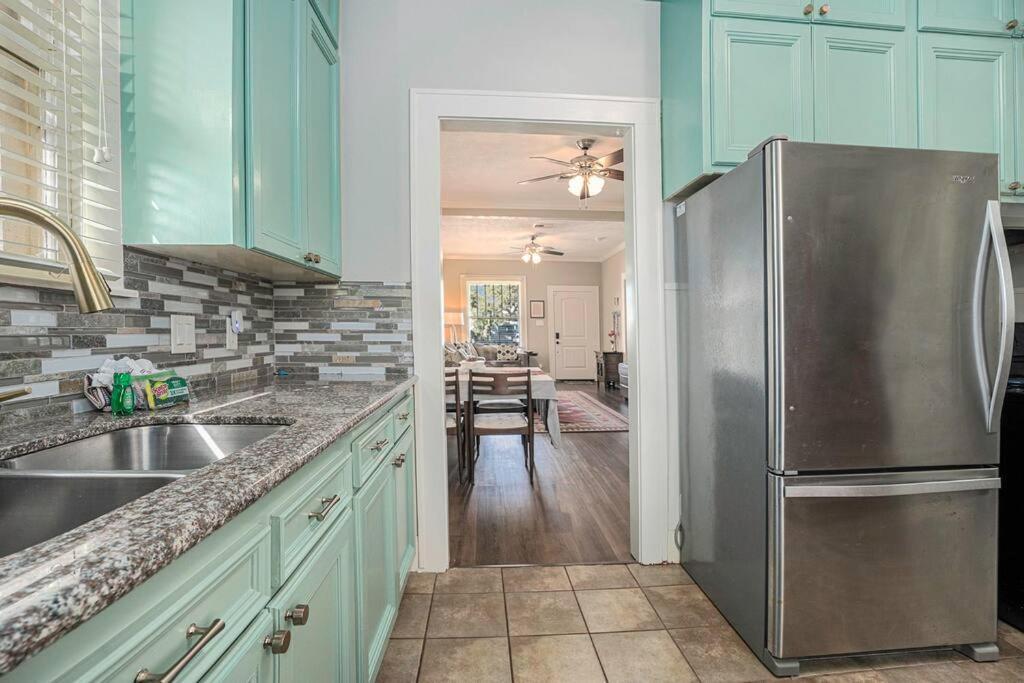Beachy Bungalow! 2Bd, King Bed Galveston Kültér fotó
