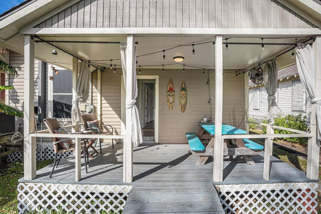 Beachy Bungalow! 2Bd, King Bed Galveston Kültér fotó